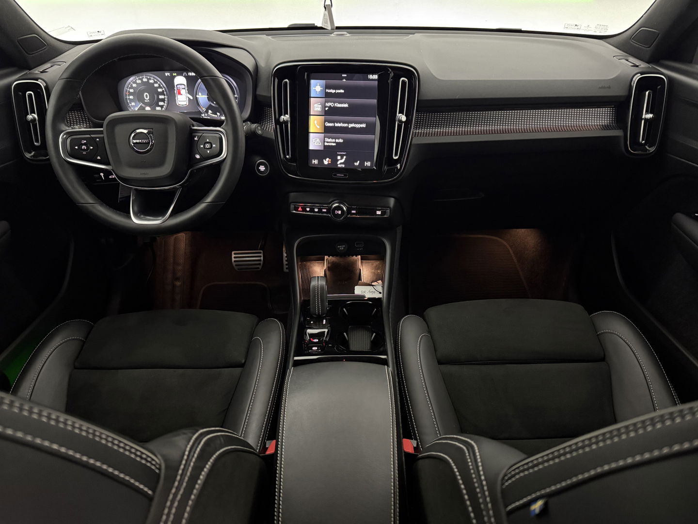 Volvo XC40 1.5 T4 Recharge R-design | SOH 92% | Adap. Cruise | Camera | Virtual | Stoel/Stuur verw. | Sfeer | Trekh. | Keyless