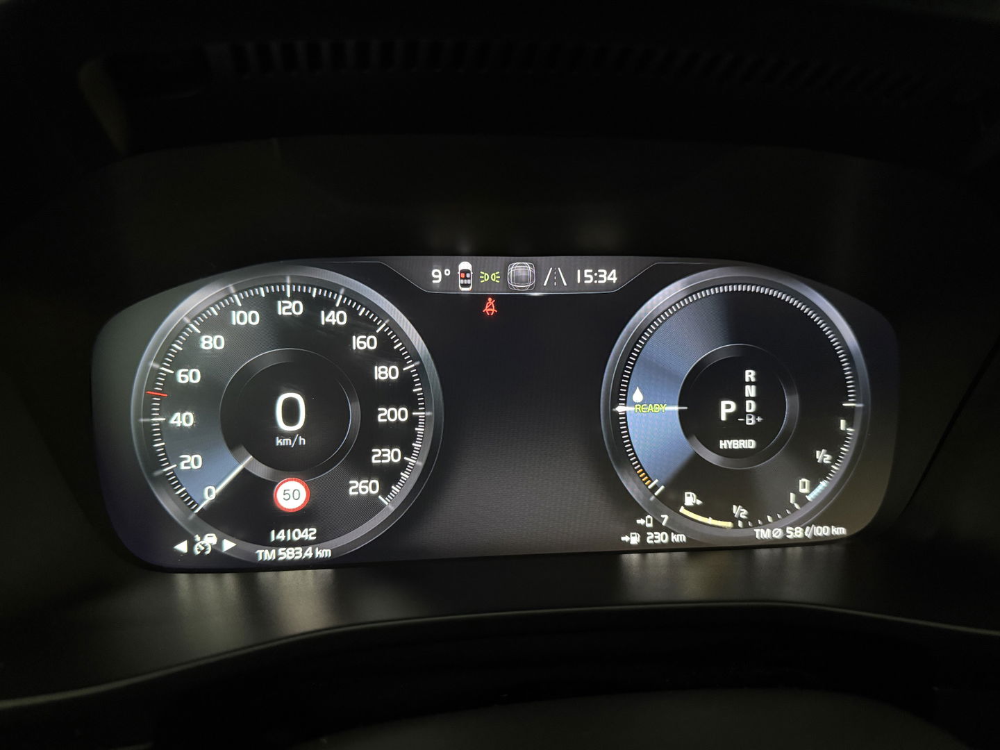 Volvo XC40 1.5 T4 Recharge R-design | SOH 92% | Adap. Cruise | Camera | Virtual | Stoel/Stuur verw. | Sfeer | Trekh. | Keyless