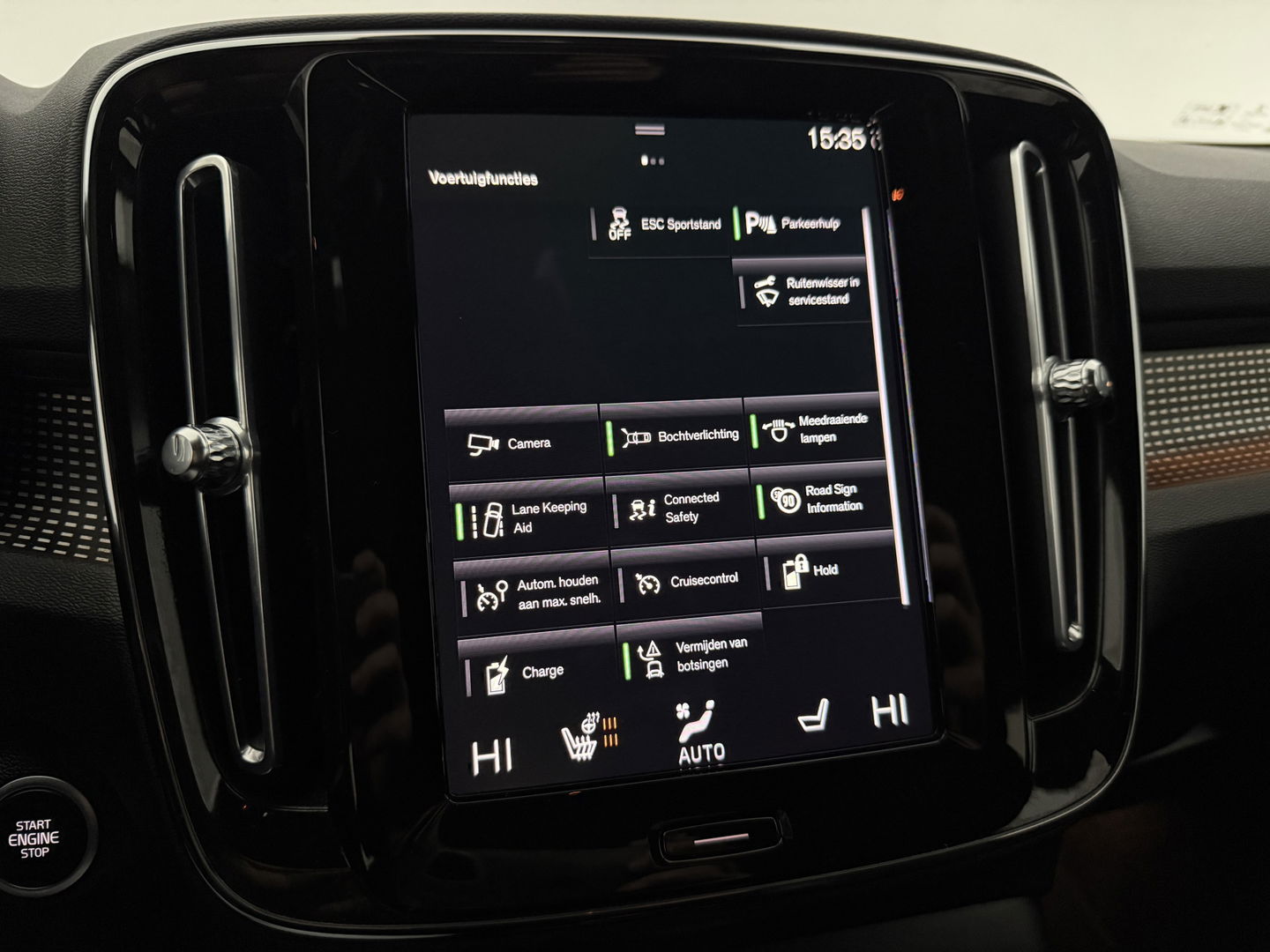 Volvo XC40 1.5 T4 Recharge R-design | SOH 92% | Adap. Cruise | Camera | Virtual | Stoel/Stuur verw. | Sfeer | Trekh. | Keyless