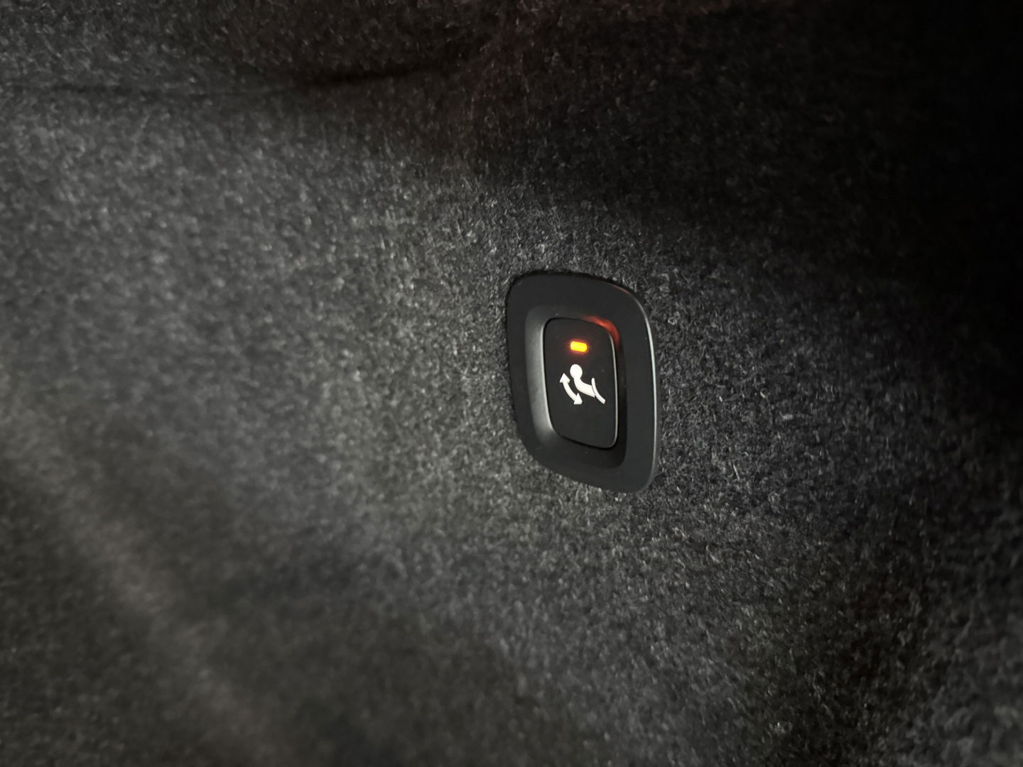 Volvo XC40 1.5 T4 Recharge R-Design | SOH 92% | Adap. Cruise | Camera | Virtual | Stoel/Stuur verw. | Sfeer | Trekh. | Keyless