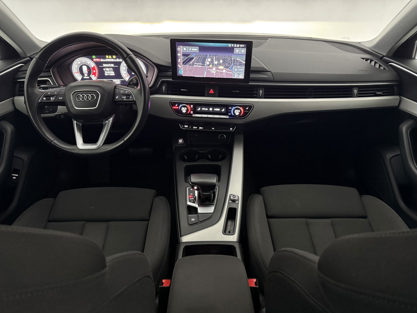 Audi A4 40 TFSI S-Line | Virtual | Carplay | Trekh. | Adap. Cruise | Stoel/Stuurverw. | Navi | LED