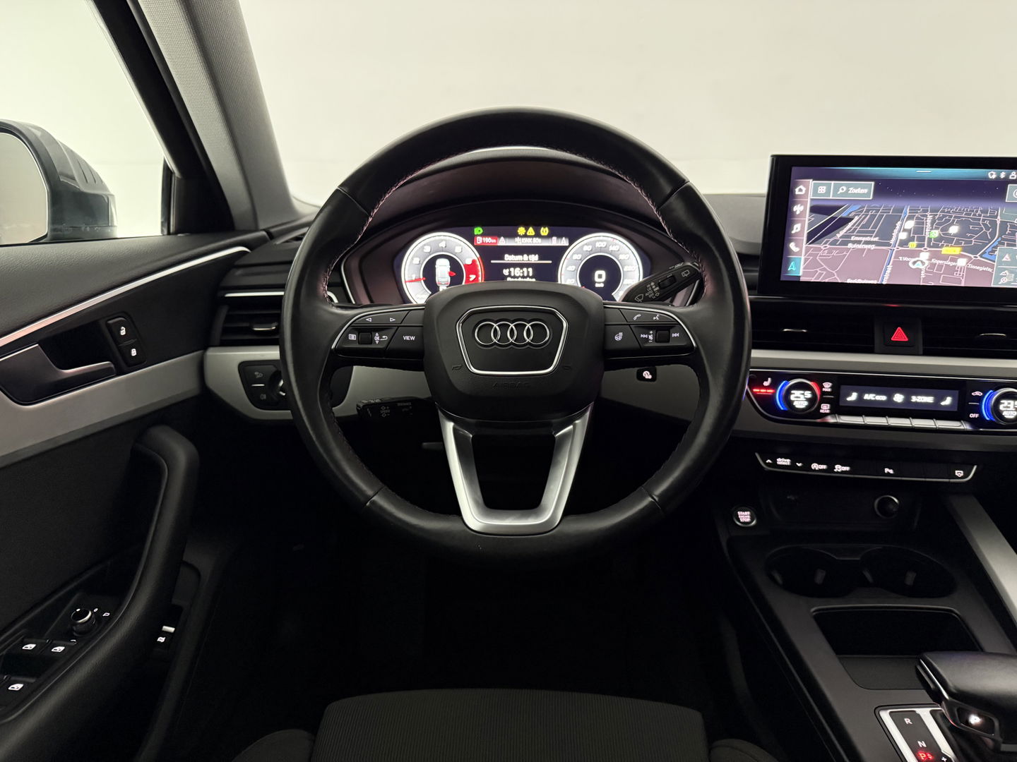 Audi A4 40 TFSI S-Line | Virtual | Carplay | Trekh. | Adap. Cruise | Stoel/Stuurverw. | Navi | LED