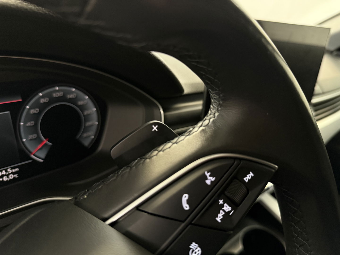 Audi A4 40 TFSI S-Line | Virtual | Carplay | Trekh. | Adap. Cruise | Stoel/Stuurverw. | Navi | LED