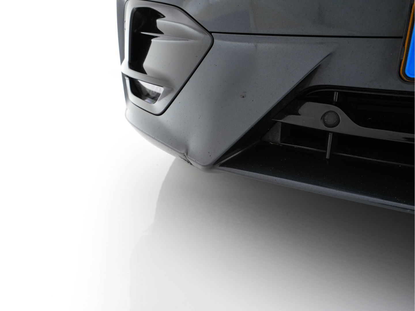 Volvo V90 2.0 D4 R-Design (INCL-BTW) *LEATHER-MICROFIBRE | DIGI-COCKPIT | FULL-LED | HARMAN/KARDON | HEATED-SPORTSEATS | LANE-ASSIST | NAVI-FULLMAP | CAMERA | DAB+ | PRIVACY-GLASS | ECC | PDC | TOWBAR | 19''ALU*