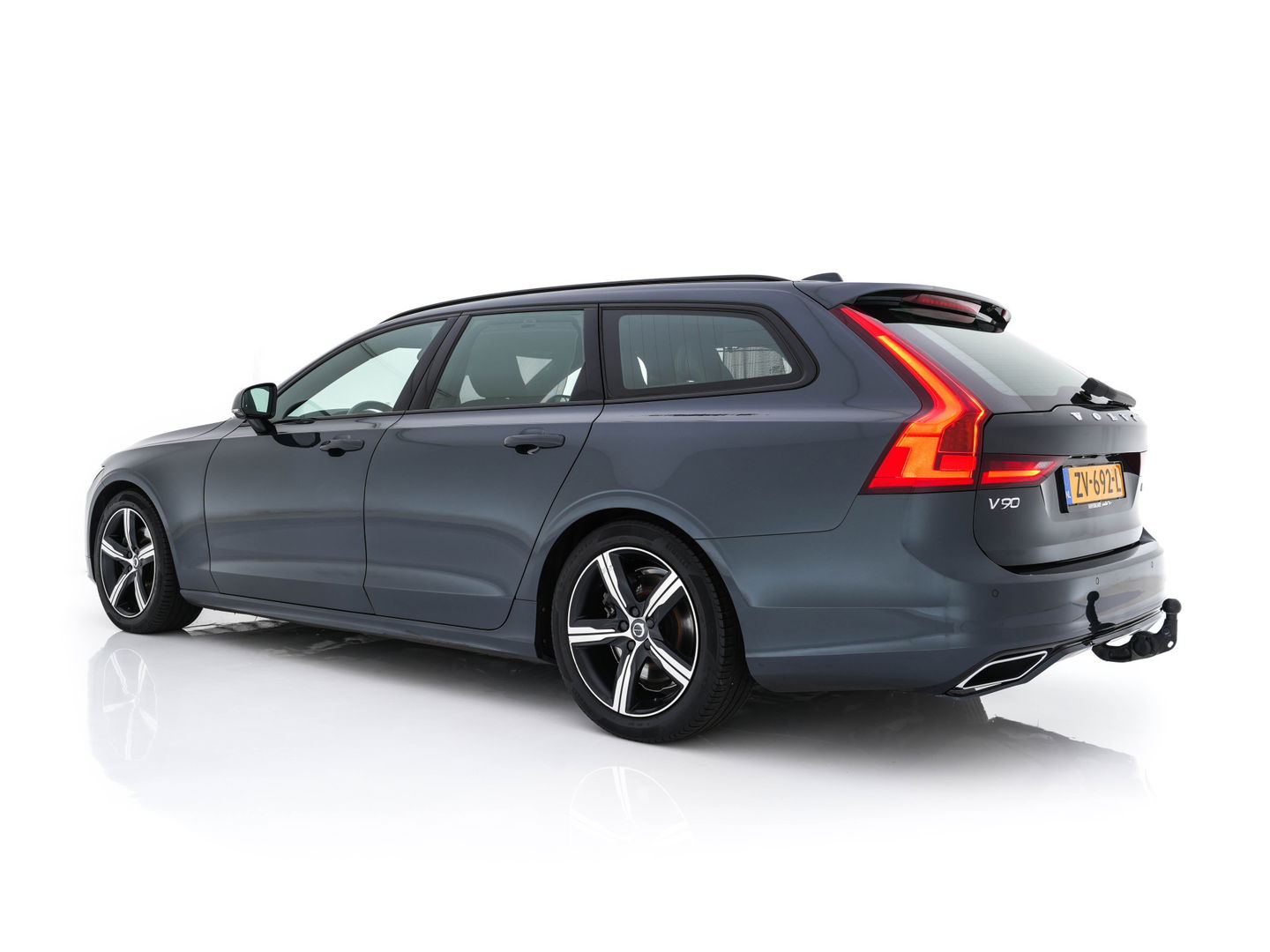 Volvo V90 2.0 D4 R-Design (INCL-BTW) *LEATHER-MICROFIBRE | DIGI-COCKPIT | FULL-LED | HARMAN/KARDON | HEATED-SPORTSEATS | LANE-ASSIST | NAVI-FULLMAP | CAMERA | DAB+ | PRIVACY-GLASS | ECC | PDC | TOWBAR | 19''ALU*