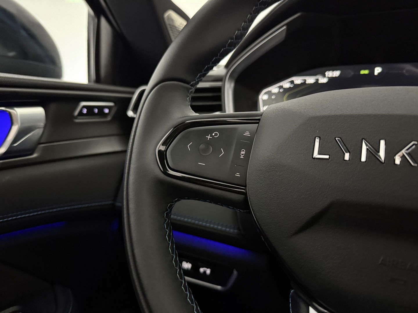 Lynk Co 01 1.5 | SOH 94% | Pano | Adap.Cruise | Memory | Sfeer | 360° | Virtual | Carplay | NAP