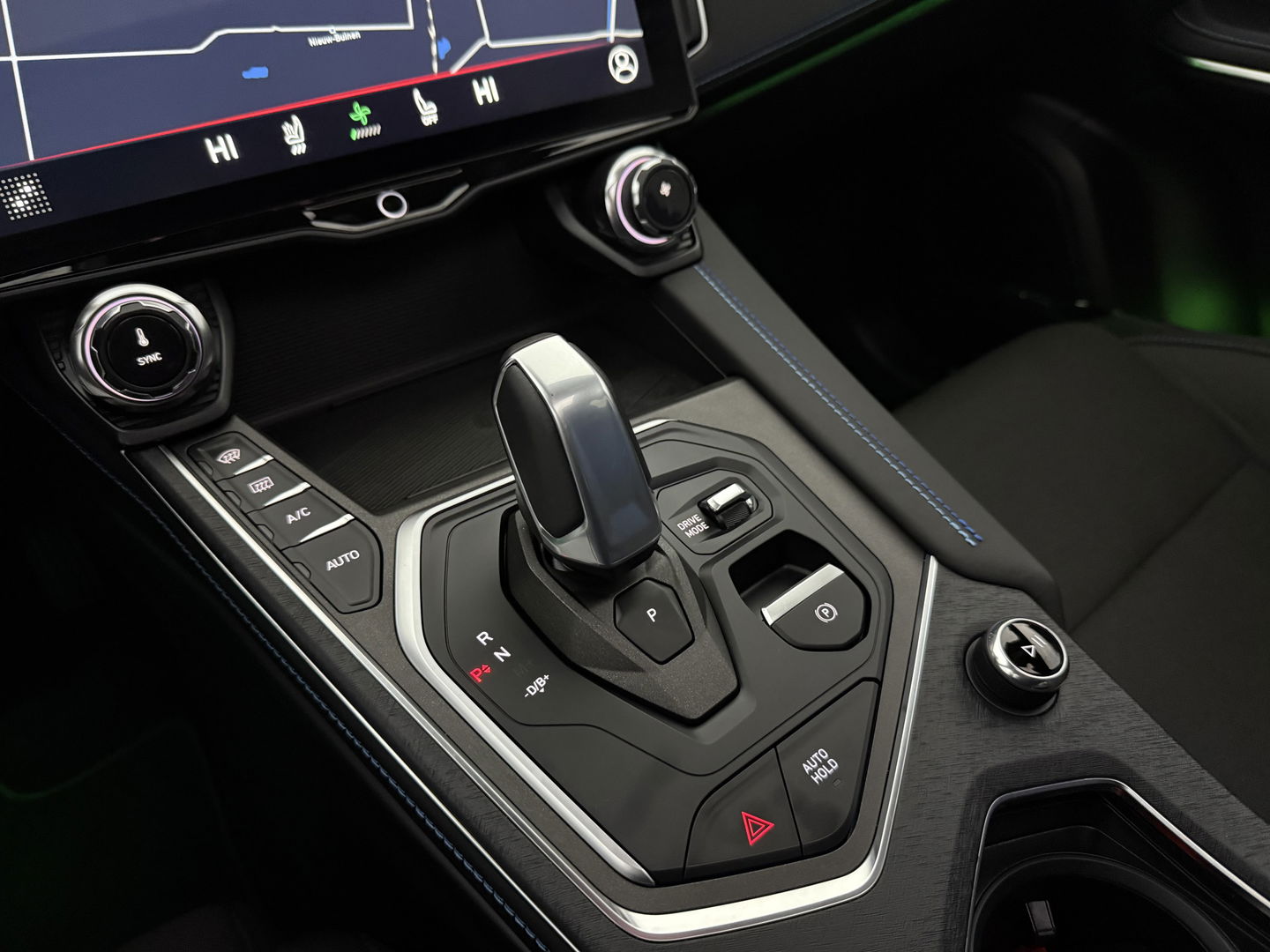 Lynk Co 01 1.5 | SOH 94% | Pano | Adap.Cruise | Memory | Sfeer | 360° | Virtual | Carplay | NAP