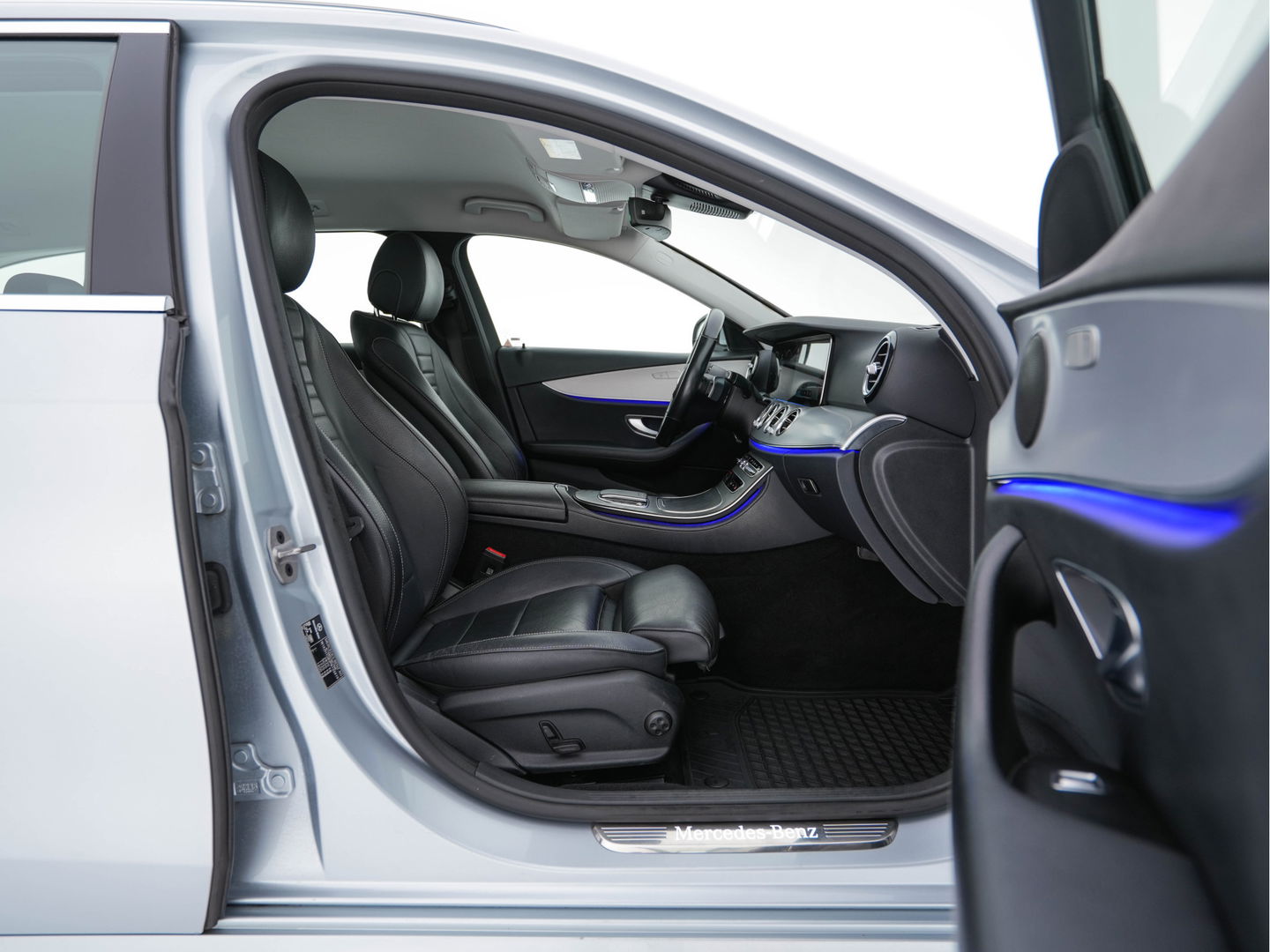 Mercedes-Benz E-Klasse Estate 300 de Luxury Line (INCL-BTW) Aut. *ADAPTIVE-CRUISE | LUXURY-LEATHER | FULL-LED | WIDE-SCREEN-DIGICOCKPIT | BLIND-SPOT | AMBIENT-LIGHT | HEATED-SPORTSEATS | CAMERA | DAB+ | NAVI-FULLMAP | PDC | ECC | 18''ALU*