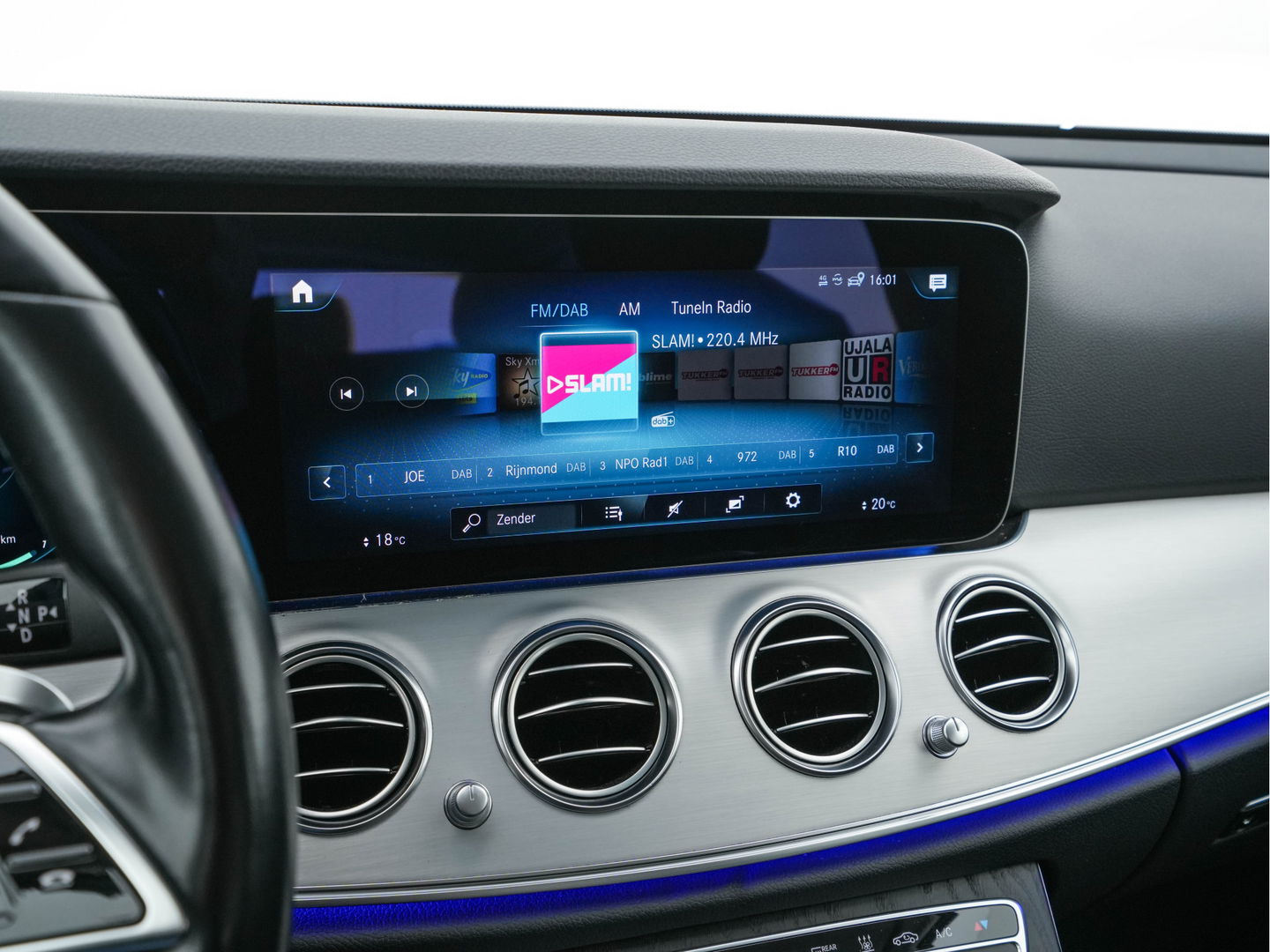 Mercedes-Benz E-Klasse Estate 300 de Luxury Line (INCL-BTW) Aut. *ADAPTIVE-CRUISE | LUXURY-LEATHER | FULL-LED | WIDE-SCREEN-DIGICOCKPIT | BLIND-SPOT | AMBIENT-LIGHT | HEATED-SPORTSEATS | CAMERA | DAB+ | NAVI-FULLMAP | PDC | ECC | 18''ALU*