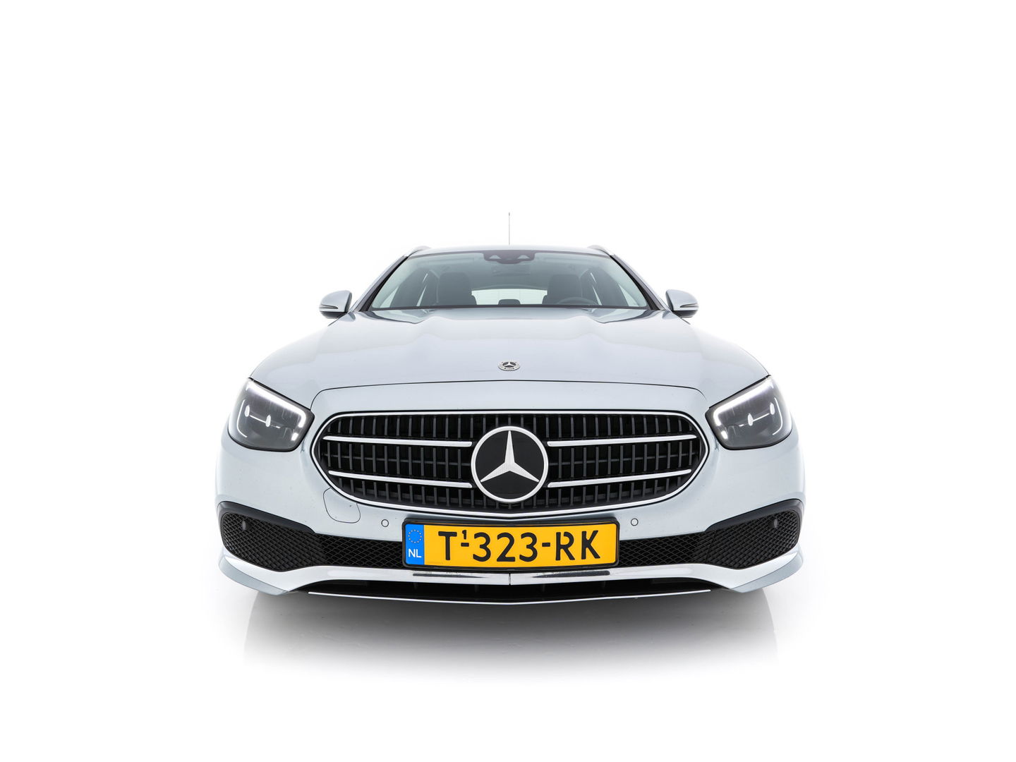 Mercedes-Benz E-Klasse Estate 300 de Luxury Line ( Plug-in ) (INCL-BTW) Aut. *LUXURY-LEATHER | FULL-LED | WIDE-SCREEN-DIGICOCKPIT | BLIND-SPOT | AMBIENT-LIGHT | HEATED-SPORTSEATS | CAMERA | DAB+ | NAVI-FULLMAP | PDC | ADAPTIVE-CRUISE | ECC | 18''ALU*