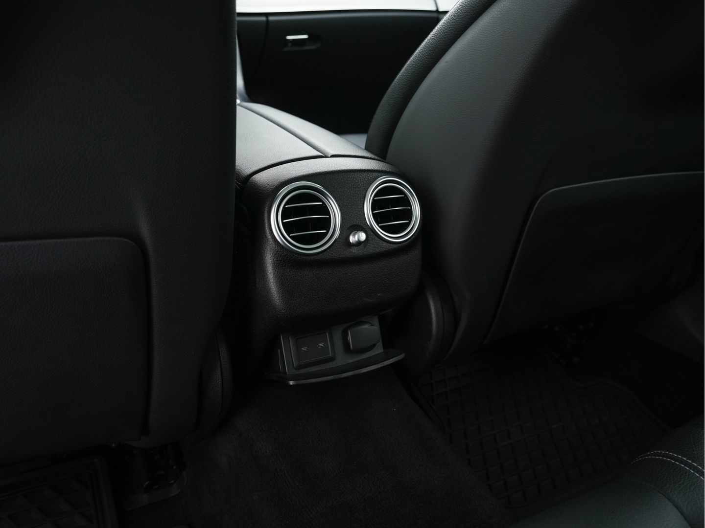 Mercedes-Benz E-Klasse Estate 300 de Luxury Line (INCL-BTW) Aut. *ADAPTIVE-CRUISE | LUXURY-LEATHER | FULL-LED | WIDE-SCREEN-DIGICOCKPIT | BLIND-SPOT | AMBIENT-LIGHT | HEATED-SPORTSEATS | CAMERA | DAB+ | NAVI-FULLMAP | PDC | ECC | 18''ALU*