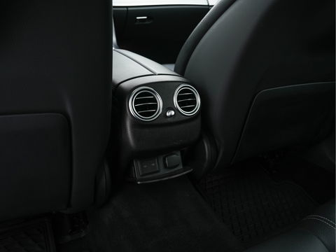 Mercedes-Benz E-Klasse Estate 300 de Luxury Line (INCL-BTW) Aut. *ADAPTIVE-CRUISE | LUXURY-LEATHER | FULL-LED | WIDE-SCREEN-DIGICOCKPIT | BLIND-SPOT | AMBIENT-LIGHT | HEATED-SPORTSEATS | CAMERA | DAB+ | NAVI-FULLMAP | PDC | ECC | 18''ALU*