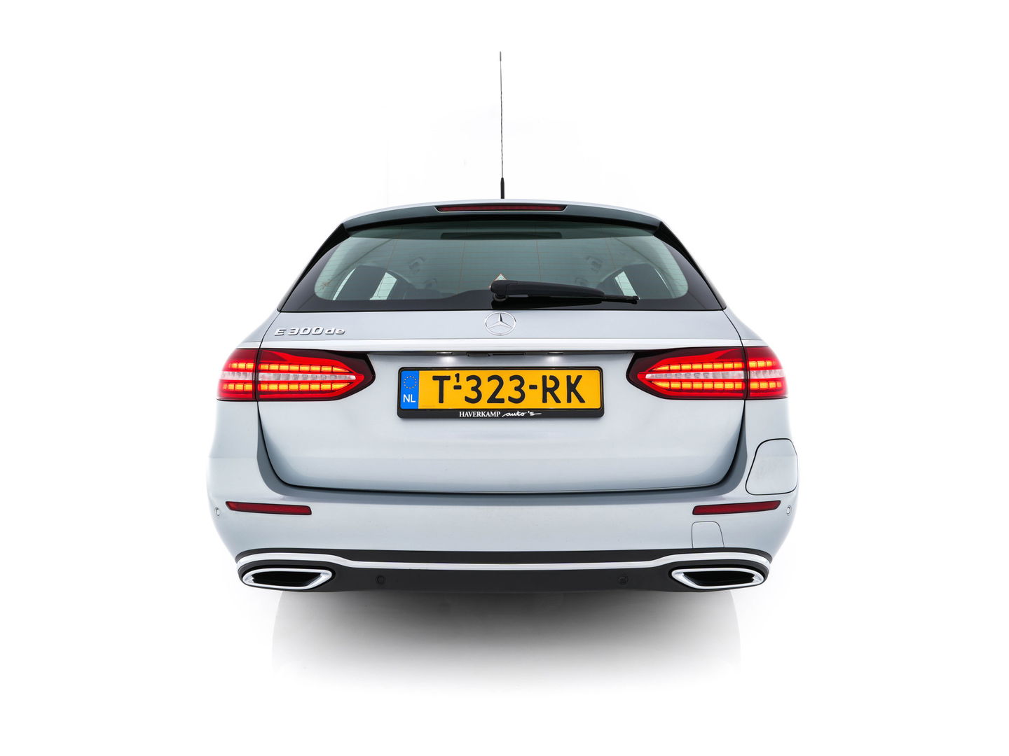 Mercedes-Benz E-Klasse Estate 300 de Luxury Line ( Plug-in ) (INCL-BTW) Aut. *LUXURY-LEATHER | FULL-LED | WIDE-SCREEN-DIGICOCKPIT | BLIND-SPOT | AMBIENT-LIGHT | HEATED-SPORTSEATS | CAMERA | DAB+ | NAVI-FULLMAP | PDC | ADAPTIVE-CRUISE | ECC | 18''ALU*