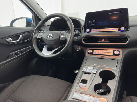 Hyundai KONA EV Fashion 39 kWh [ 3-Fase ] {SOH-100%} (INCL.BTW) NEW MODEL Aut. *HEAD-UP | NAVI-FULLMAP | DIGI-COCKPIT | FULL-LED | KRELL-AUDIO | LANE-ASSIST | KEYLESS | CAMERA | HEAD-UP | SHIFT-PADDLES | DAB | ADAPT.CRUISE | COMFORT-SEATS | 17'
