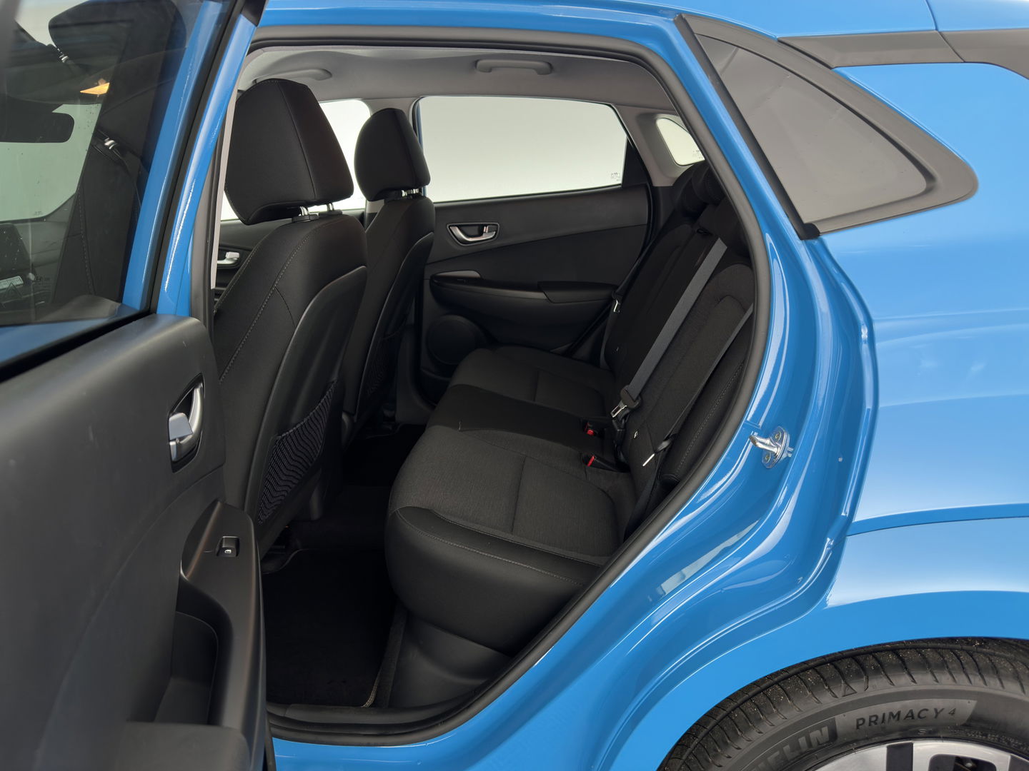 Hyundai KONA EV Fashion 39 kWh [ 3-Fase ] {SOH-100%} (INCL.BTW) NEW MODEL Aut. *HEAD-UP | NAVI-FULLMAP | DIGI-COCKPIT | FULL-LED | KRELL-AUDIO | LANE-ASSIST | KEYLESS | CAMERA | HEAD-UP | SHIFT-PADDLES | DAB | ADAPT.CRUISE | COMFORT-SEATS | 17'