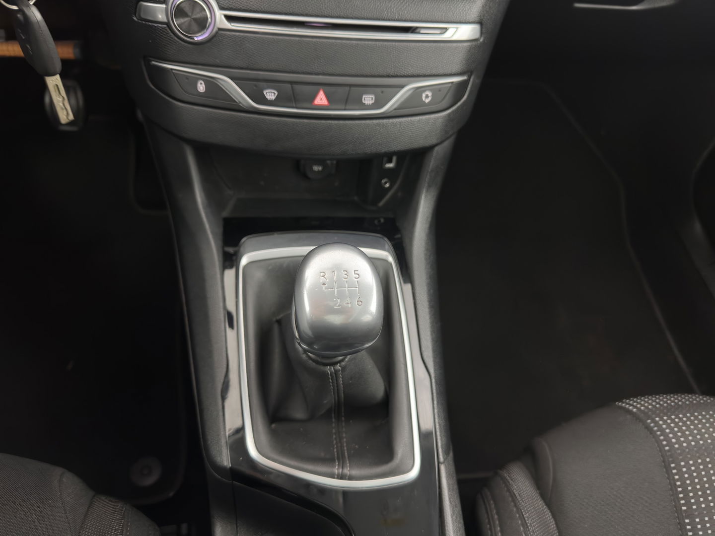 Peugeot 308 SW 1.6 BlueHDI Blue Lease Executive Pack *PANO | NAVI-FULLMAP | SPORT-SEATS | CAMERA | ECC | PRIVACY-GLASS | PDC | CRUISE | TOWBAR | 16''ALU*