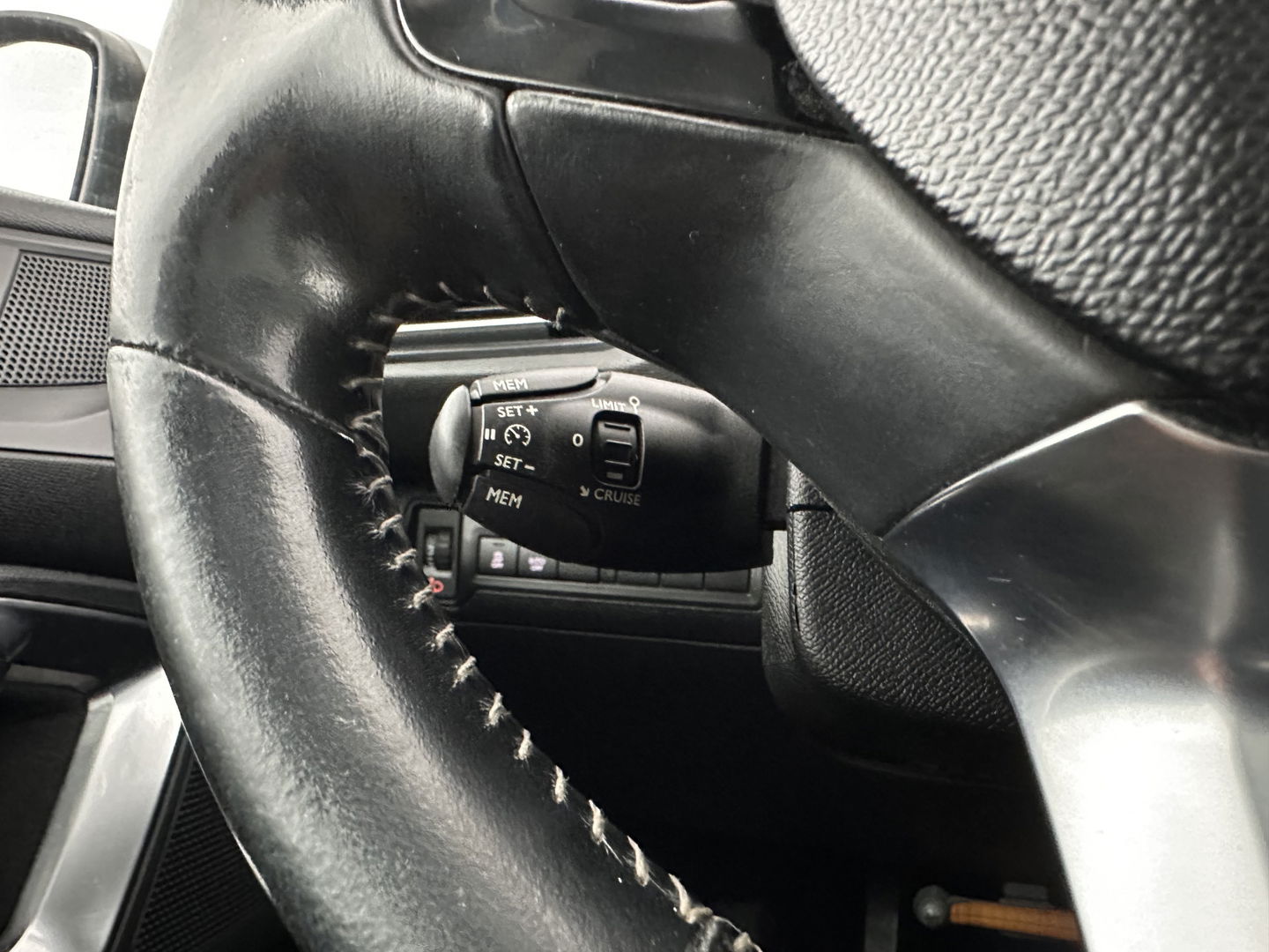 Peugeot 308 SW 1.6 BlueHDI Blue Lease Executive Pack *PANO | NAVI-FULLMAP | SPORT-SEATS | CAMERA | ECC | PRIVACY-GLASS | PDC | CRUISE | TOWBAR | 16''ALU*