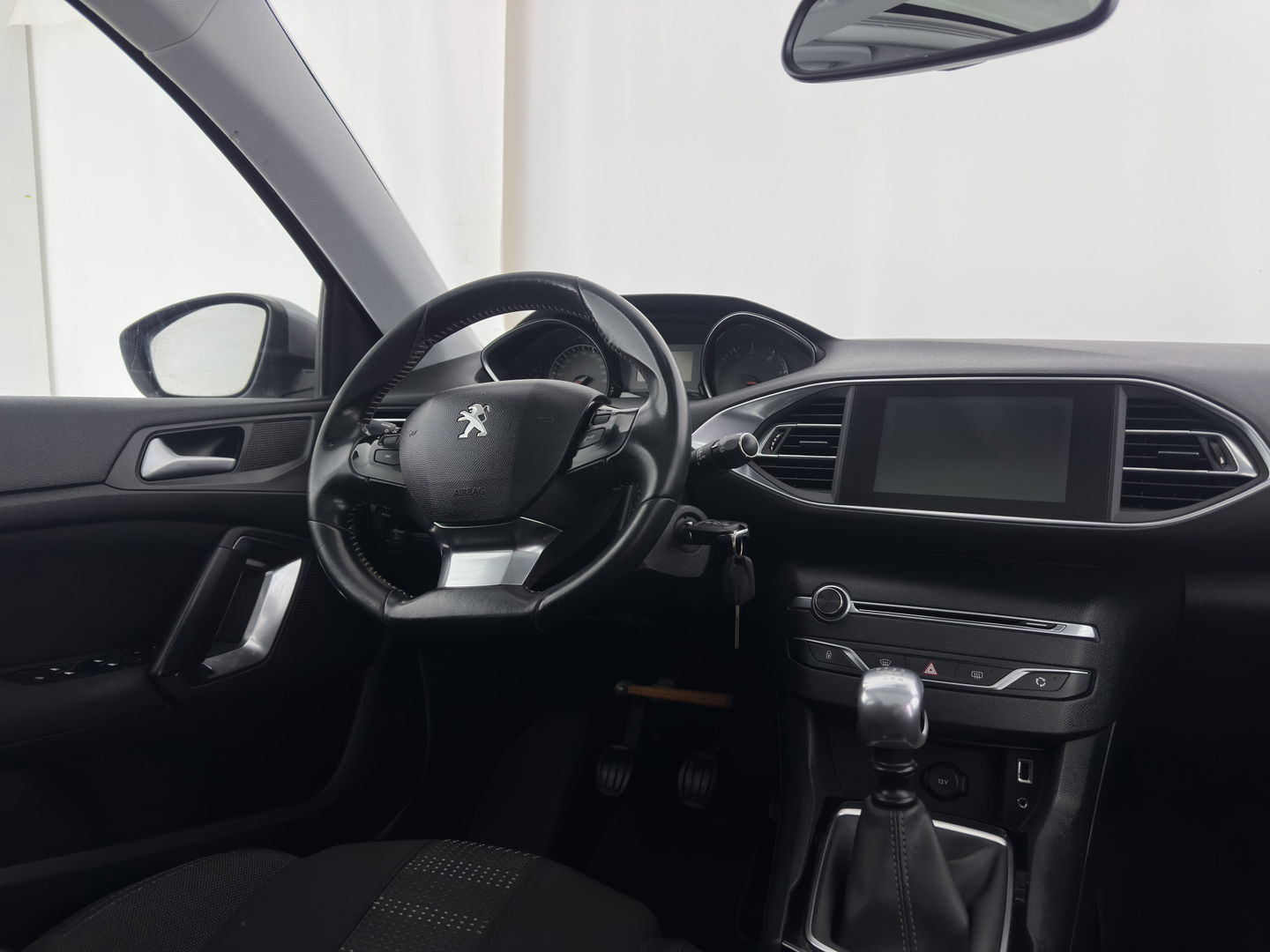 Peugeot 308 SW 1.6 BlueHDI Blue Lease Executive Pack *PANO | NAVI-FULLMAP | SPORT-SEATS | CAMERA | ECC | PRIVACY-GLASS | PDC | CRUISE | TOWBAR | 16''ALU*