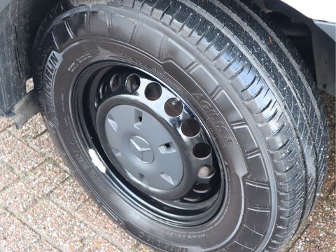 Mercedes-Benz eSprinter eSprinter 55 kWh 100% Elektrisch L2H2 - Camera - Airco