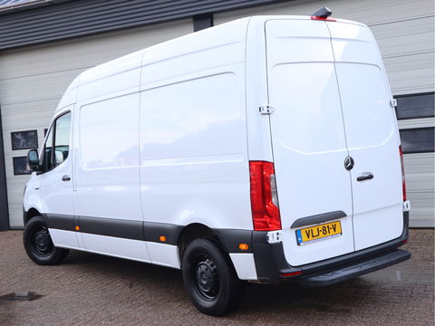 Mercedes-Benz eSprinter eSprinter 55 kWh 100% Elektrisch L2H2 - Camera - Airco