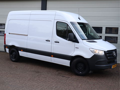Mercedes-Benz eSprinter eSprinter 55 kWh 100% Elektrisch L2H2 - Camera - Airco