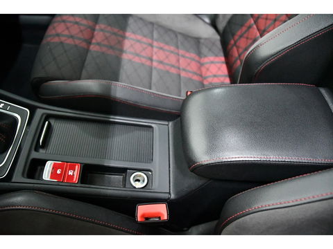 Volkswagen Golf 2.0 TSI GTI TCR Pano Keyless