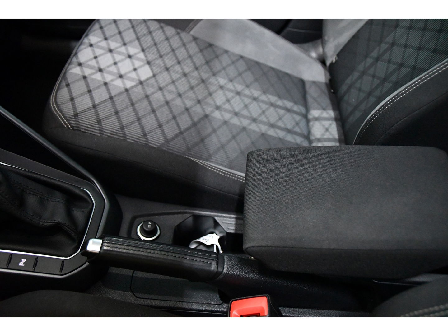 Volkswagen Taigo 1.5 TSI R-Line Pano keyless Camera