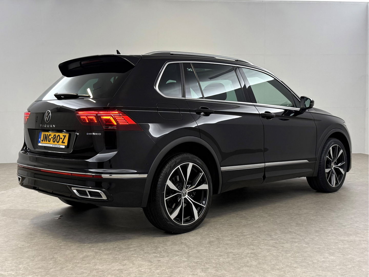 Volkswagen Tiguan 1.4 TSI eHybrid R-Line | SOH 90% | Pano | Adap. Cruise | HuD | Sfeer | Virtual | Camera | Stoel/Stuur verw. | Keyless