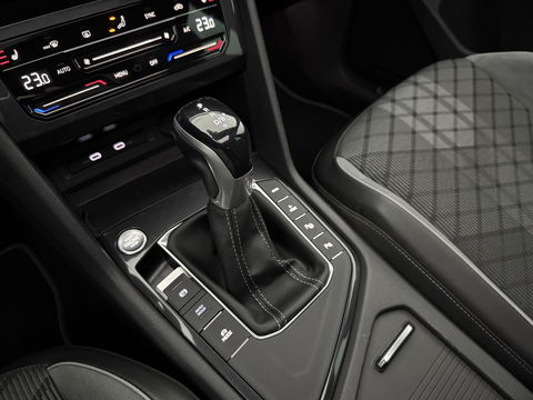 Volkswagen Tiguan 1.4 TSI eHybrid R-Line | SOH 90% | Pano | Adap. Cruise | HuD | Sfeer | Virtual | Camera | Stoel/Stuur verw. | Keyless