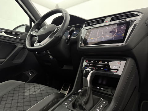 Volkswagen Tiguan 1.4 TSI eHybrid R-Line | SOH 90% | Pano | Adap. Cruise | HuD | Sfeer | Virtual | Camera | Stoel/Stuur verw. | Keyless