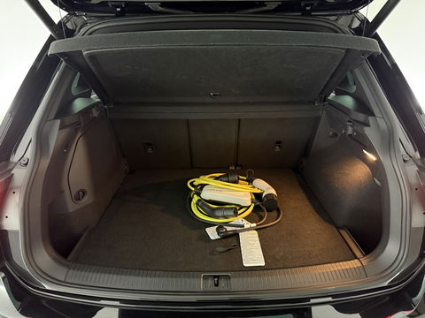 Volkswagen Tiguan 1.4 TSI eHybrid R-Line | SOH 90% | Pano | Adap. Cruise | HuD | Sfeer | Virtual | Camera | Stoel/Stuur verw. | Keyless