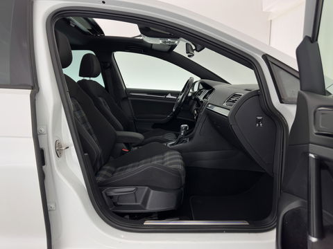 Volkswagen Golf 1.4 TSI GTE Executive Plus ( Plug-in ) Aut. * PANO | FULL-LED | NAVI-FULLMAP | SPORT-SEATS | DAB+ | ECC | CRUISE | CAMERA | PRIVACY-GLASS | 18" ALU *