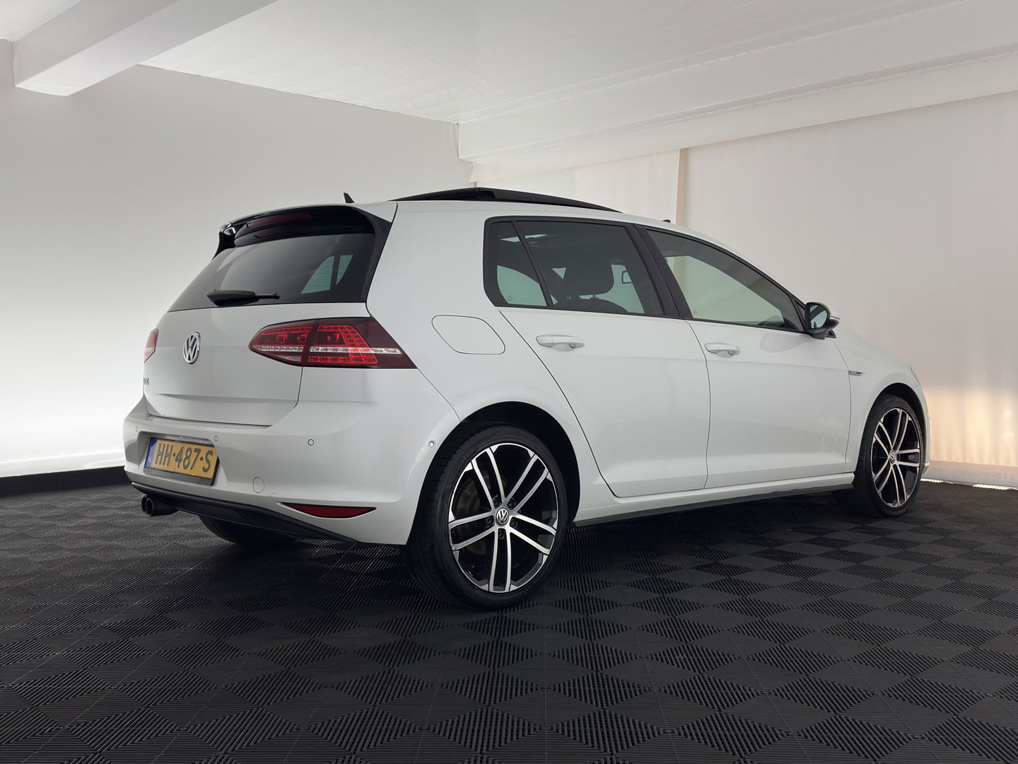 Volkswagen Golf 1.4 TSI GTE Executive Plus ( Plug-in ) Aut. * PANO | FULL-LED | NAVI-FULLMAP | SPORT-SEATS | DAB+ | ECC | CRUISE | CAMERA | PRIVACY-GLASS | 18" ALU *