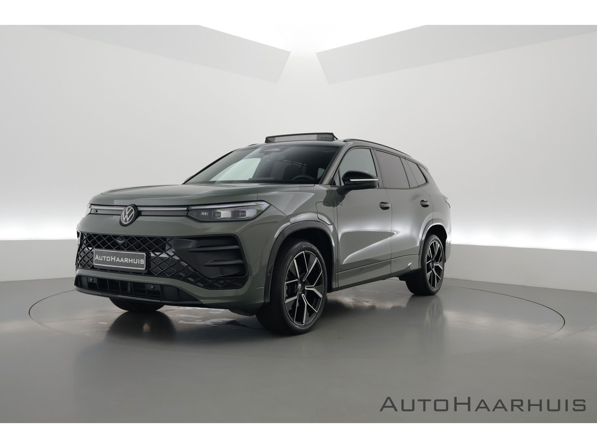 Volkswagen Tayron 1.5 eHybrid R-Line 272pk | Pano | HUD | Harman Kardon | Massage | Keyless | IQ Light | Stoel- Stuurverw.