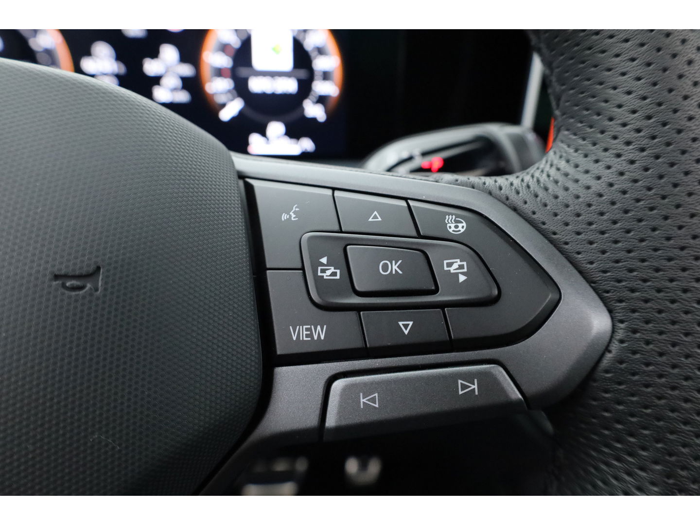 Volkswagen Tayron 1.5 eHybrid R-Line 272pk | Pano | HUD | Harman Kardon | Massage | Keyless | IQ Light | Stoel- Stuurverw.