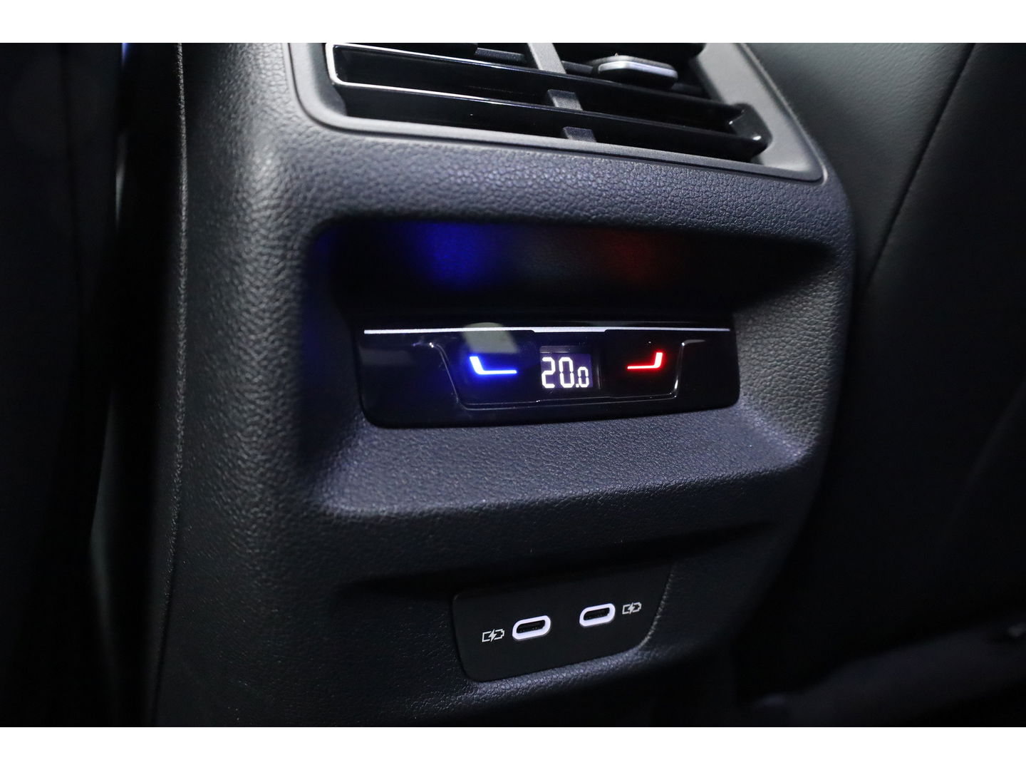 Volkswagen Tayron 1.5 eHybrid R-Line 272pk | Pano | HUD | Harman Kardon | Massage | Keyless | IQ Light | Stoel- Stuurverw.