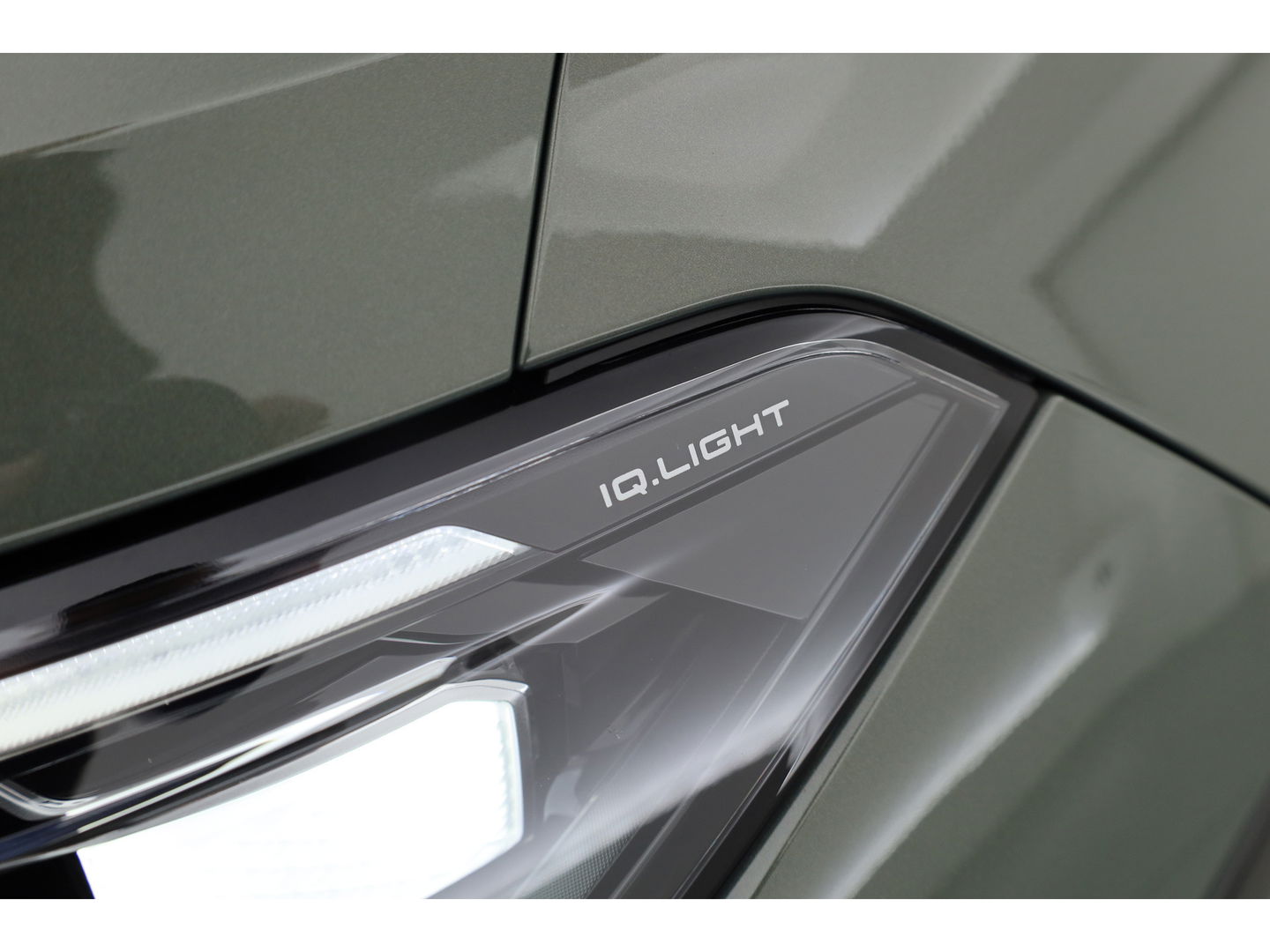 Volkswagen Tayron 1.5 eHybrid R-Line 272pk | Pano | HUD | Harman Kardon | Massage | Keyless | IQ Light | Stoel- Stuurverw.