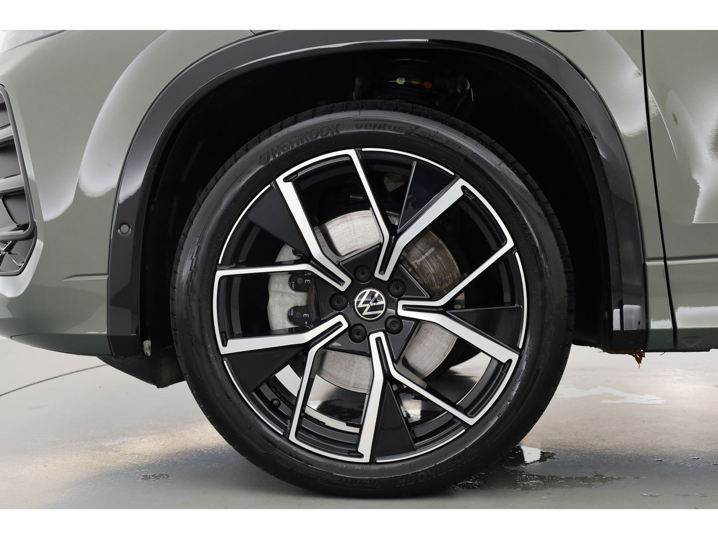 Volkswagen Tayron 1.5 eHybrid R-Line 272pk | Pano | HUD | Harman Kardon | Massage | Keyless | IQ Light | Stoel- Stuurverw.