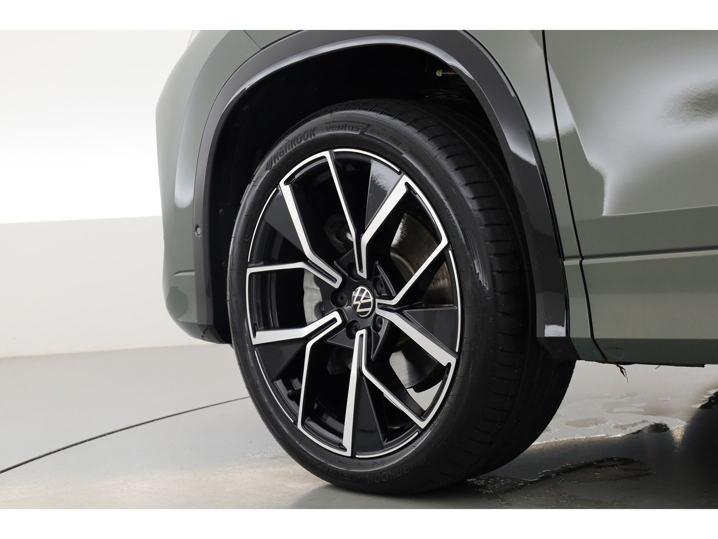 Volkswagen Tayron 1.5 eHybrid R-Line 272pk | Pano | HUD | Harman Kardon | Massage | Keyless | IQ Light | Stoel- Stuurverw.