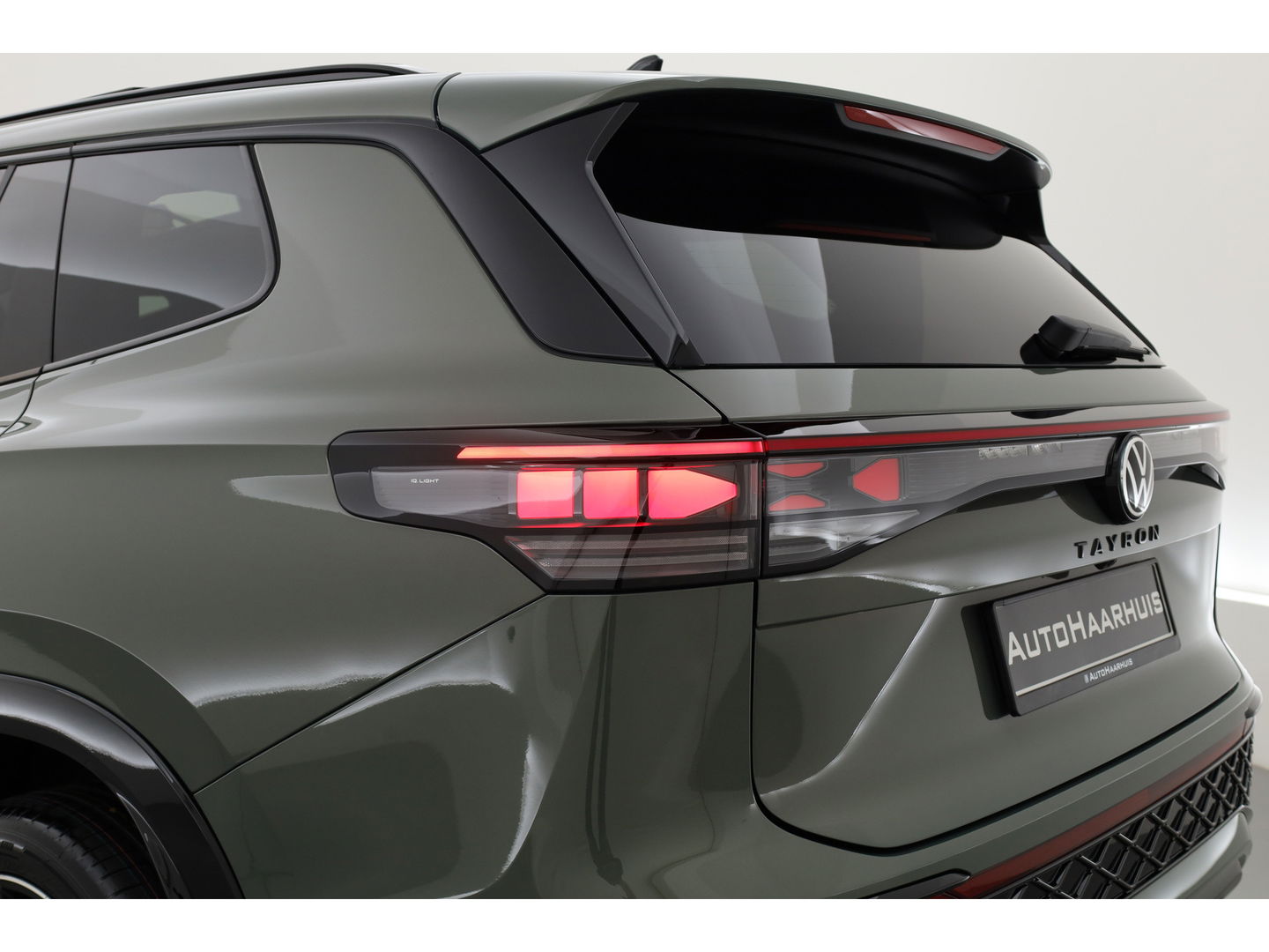 Volkswagen Tayron 1.5 eHybrid R-Line 272pk | Pano | HUD | Harman Kardon | Massage | Keyless | IQ Light | Stoel- Stuurverw.