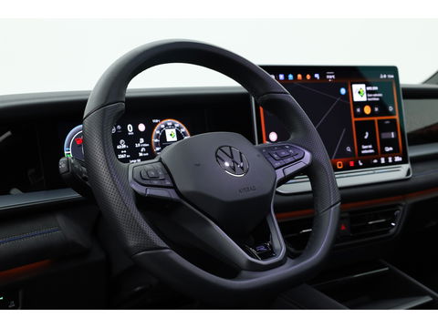 Volkswagen Tayron 1.5 eHybrid R-Line 272pk | Pano | HUD | Harman Kardon | Massage | Keyless | IQ Light | Stoel- Stuurverw.