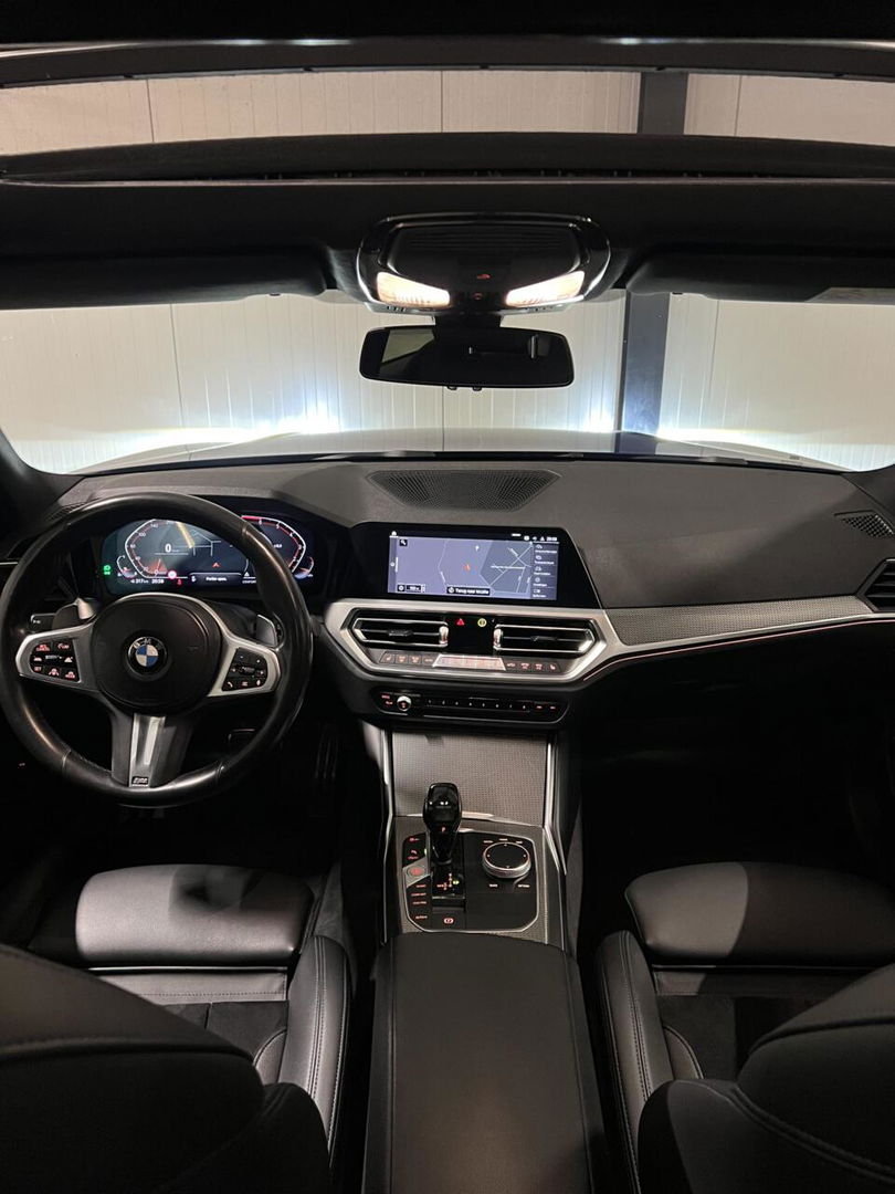 BMW 3 Serie Touring BMW 3-serie 330i 258PK M-Sport High Executive Pano Trekhaak