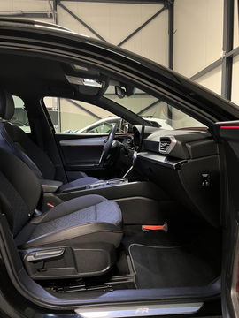 SEAT Leon Sportstourer 1.5 eTSI FR Launch Edition Trekhaak