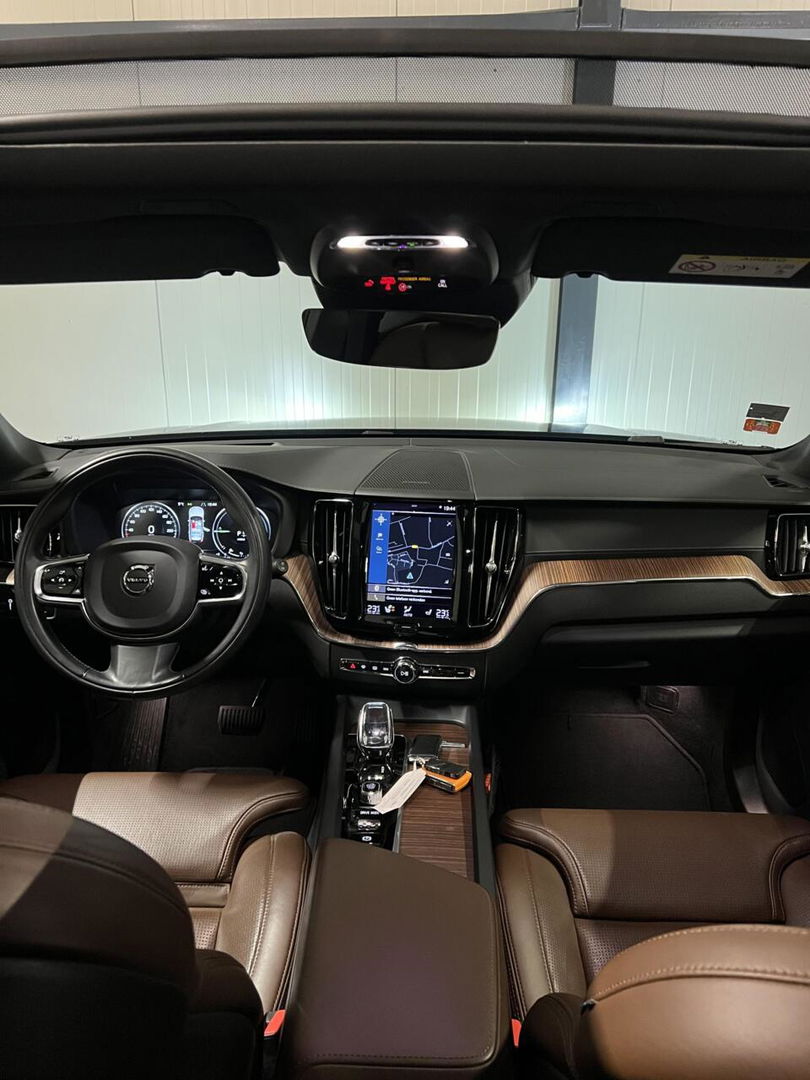 Volvo XC60 2.0 Recharge T6 AWD Inscription Pano H&K Trekhaak