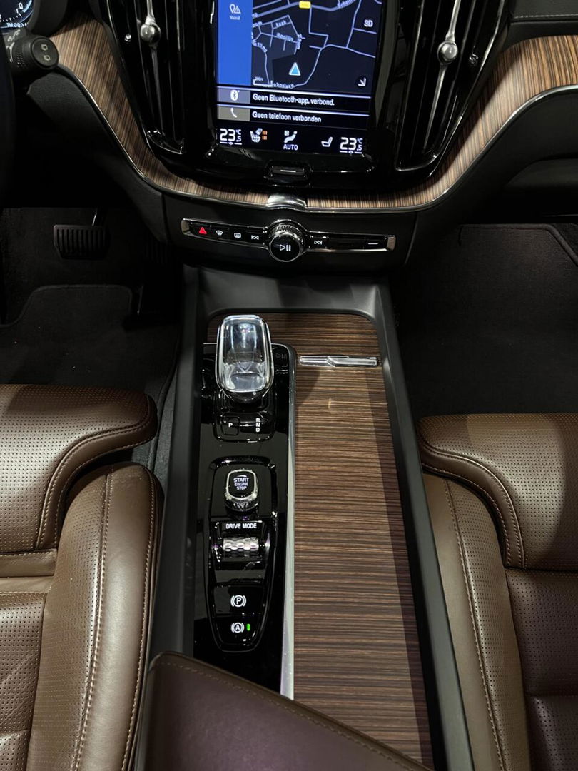 Volvo XC60 2.0 Recharge T6 AWD Inscription Pano H&K Trekhaak