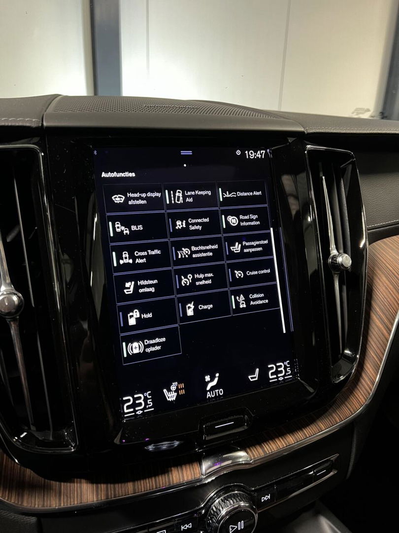 Volvo XC60 2.0 Recharge T6 AWD Inscription Pano H&K Trekhaak