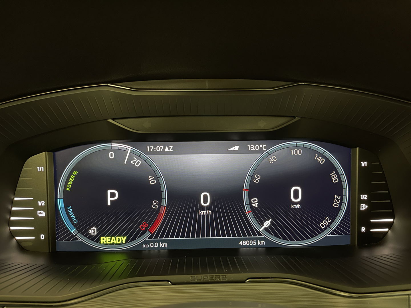 Škoda Superb Combi 1.4 TSI iV Business Edition Plus | Lederen bekleding | Cruise Control | Apple carplay | Android auto | Stoelverwarming | 17'' lichtmetaal |