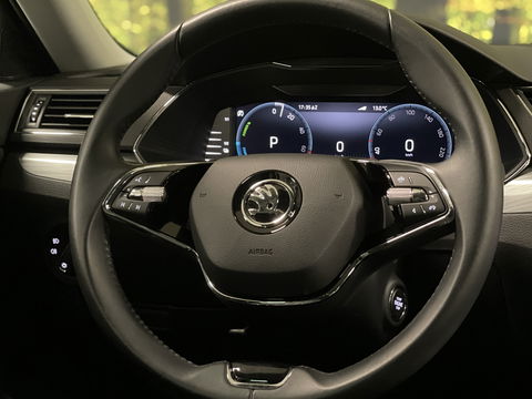 Škoda Superb Combi 1.4 TSI iV Business Edition Plus | Lederen bekleding | Cruise Control | Apple carplay | Android auto | Stoelverwarming | 17'' lichtmetaal |