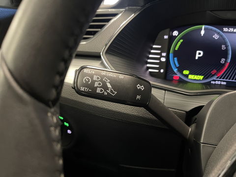 Škoda Superb Combi 1.4 TSI iV Business Edition Plus | Lederen bekleding | Cruise Control | Apple carplay | Android auto | Stoelverwarming | 17'' lichtmetaal |