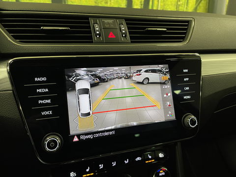 Škoda Superb Combi 1.4 TSI iV Business Edition Plus | Lederen bekleding | Cruise Control | Apple carplay | Android auto | Stoelverwarming | 17'' lichtmetaal |